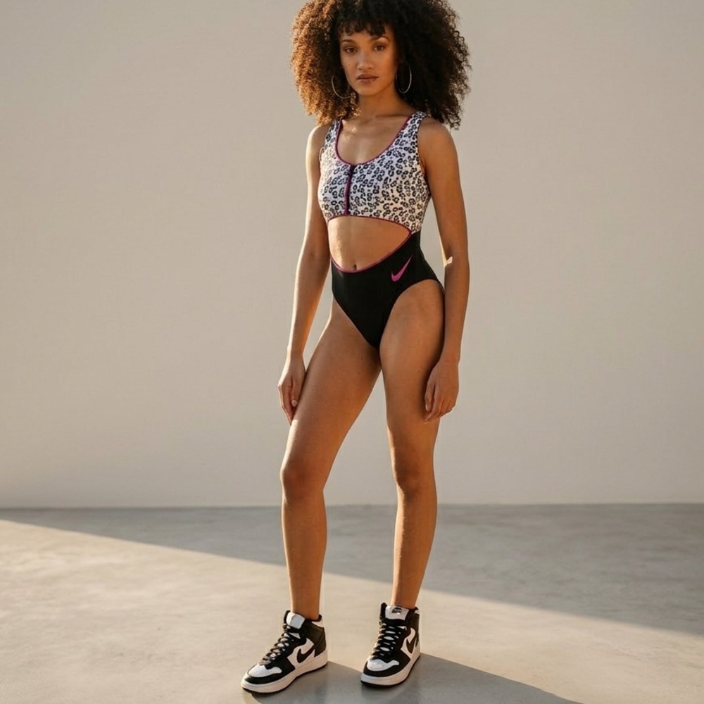 Nike Party Dots Women’s Cutout One-Piece Swimsuit M NWT
